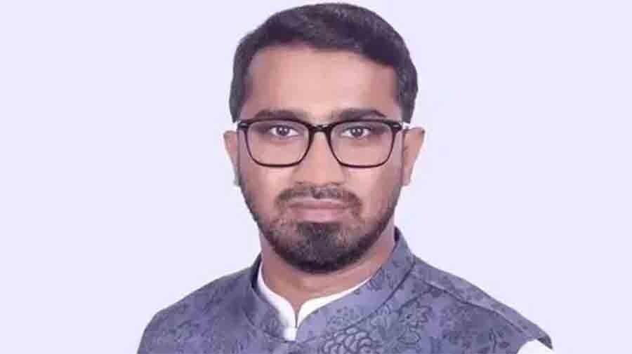 ‘রবীন্দ্রনাথের গ্রাফিতিতে চুনকালি কেনার খরচ দেন জামায়াত আমিরের উপদেষ্টা’