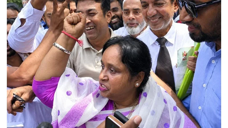 ‘জয় বাংলা’কে দাবিয়ে রাখা যাবে না’: আদালত চত্বরে জামিন পেয়েই গর্জে উঠলেন আইভী