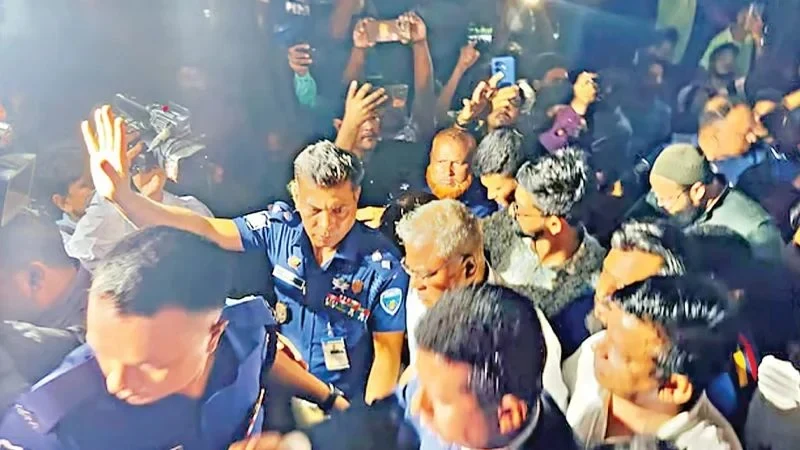 সার্কিট হাউসে ফিরেই সিন্ডিকেট সভা ডাকলেন চুয়েট উপাচার্য