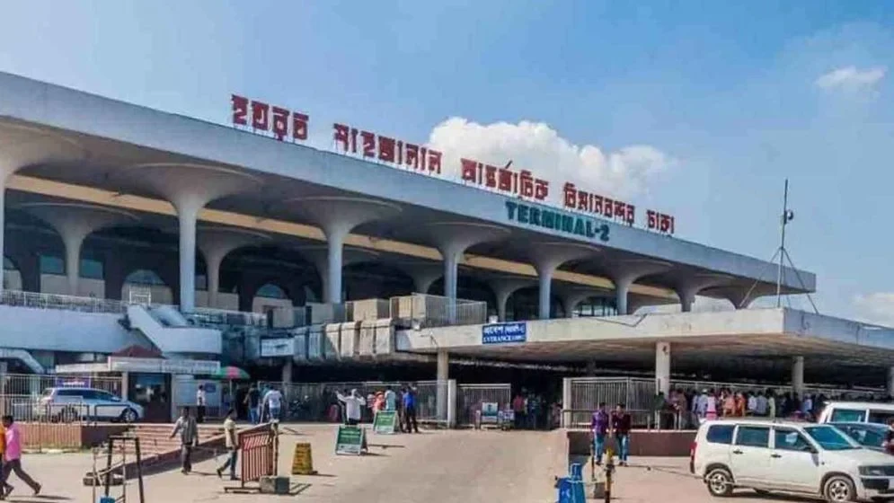 ঢাকা থেকে ১১৮ ফ্লাইট বাতিল, আটকা ১৮৩৬২ যাত্রী