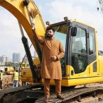 বীর মুক্তিযোদ্ধার পুত্র ইশরাকঃ ধানমন্ডি ৩২ ভাঙতে বুলডোজার দিয়ে জুটেছিল মন্ত্রীত্ব, অস্ত্র নিয়ে বাহাদুরি দেখিয়ে হারাচ্ছেন সব