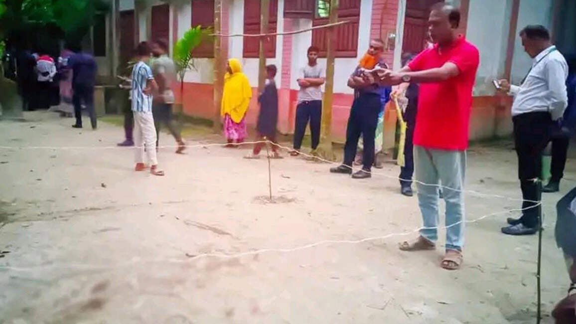 রংপুরের কাউনিয়ায় দিনদুপরে বাড়ির সামনেই আওয়ামী লীগ কর্মীকে কুপিয়ে হত্যা