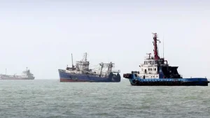 পারস্য উপসাগরে তেলবাহী ৪ জাহাজে ইরানের হামলা