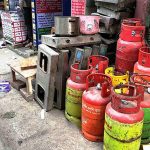এখনই ১৮৩৭ টাকার সিলিন্ডার কিনছে ভোক্তারা ২৫০০-তে, নতুন প্রস্তাবে দাম ছাড়াতে পারে ৪ হাজার
