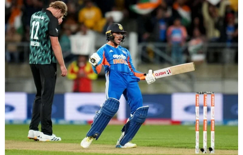 অভিষেকের ৩৫ বলের সেঞ্চুরি, পাওয়ারপ্লেতে ভারতের বিশ্বরেকর্ড