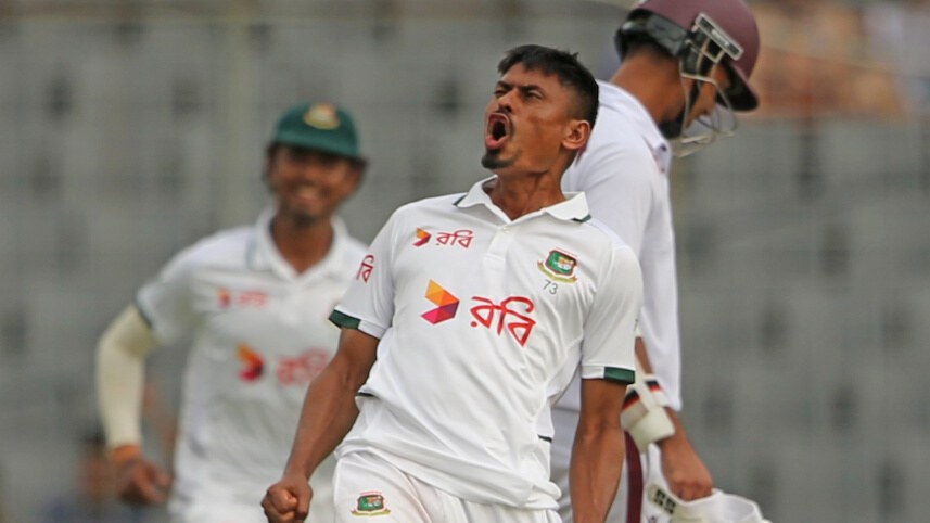 তাইজুলের জোড়া আঘাতে মিরপুরে ঘুরে দাঁড়াল বাংলাদেশ