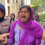বাসা থেকে মব করে যুব মহিলা লীগ নেত্রী শারমিনকে আটক, প্রতিবন্ধী সন্তানকে নিয়ে উদ্বেগ