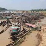 ১০ দিনে চেলা নদীর পাড় কেটে ২৫ লাখ ঘনফুট বালু খেয়ে নিল বিএনপি-জামায়াতের নেতাকর্মীরা
